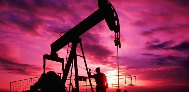 Petrol yatırımcına yılbaşı tatili molası: İşlemlere ara