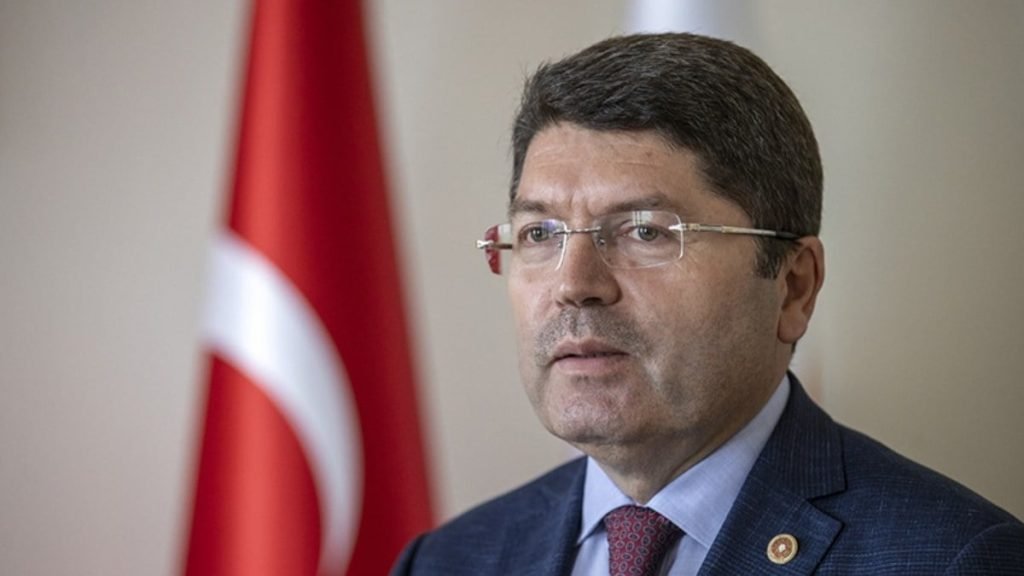 yilmaz-tunc’tan-terore-karsi-bildiriye-imza-atmayan-chp-ve-dem-parti’ye-tepki
