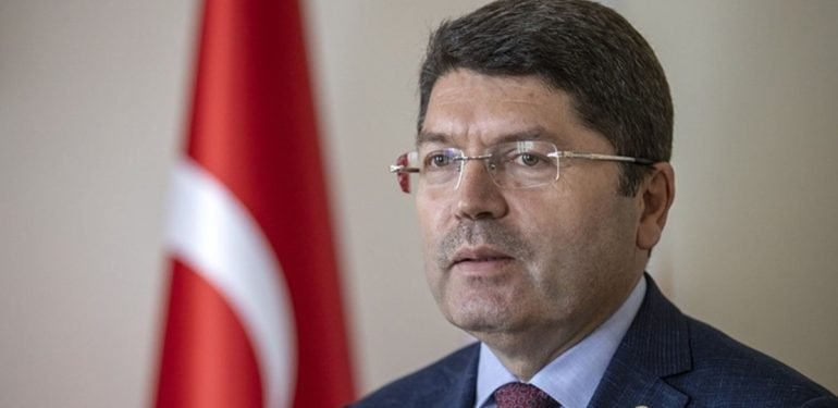 yilmaz-tunc’tan-terore-karsi-bildiriye-imza-atmayan-chp-ve-dem-parti’ye-tepki