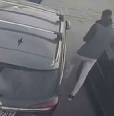 Kağıthane'de motosikletli saldırı! Sokak ortasında başından vurdular - TGRT Haber 2 kagithane'de-motosikletli-saldiri!-sokak-ortasinda-basindan-vurdular-–-tgrt-haber