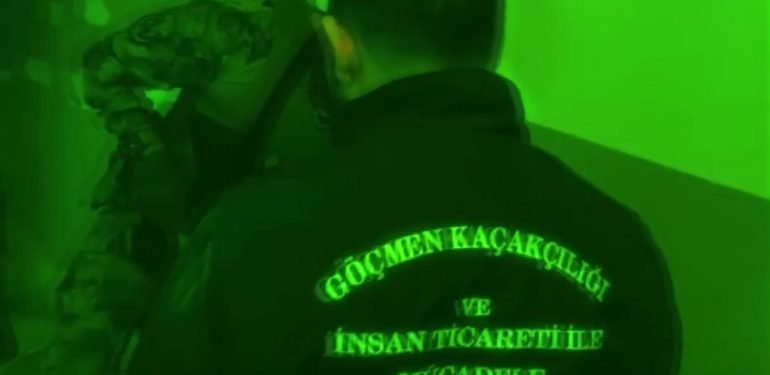 Son dakika! İnsan kaçakçılarına ağır darbe! 192 organizatör ve 4 bin 568 düzensiz göçmen yakalandı