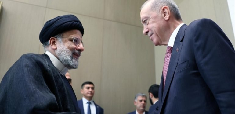 İran Cumhurbaşkanı Reisi ocak ayında Türkiye’yi ziyaret edecek