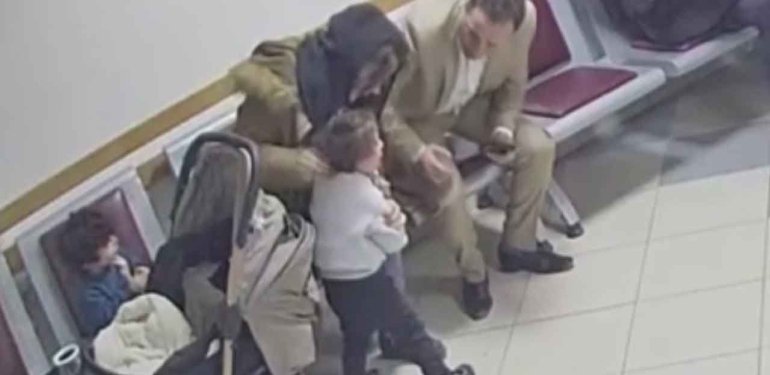 Heimlich manevrası önemi bir kez daha ortaya çıktı Anne dahil herkes panikledi – TGRT Haber
