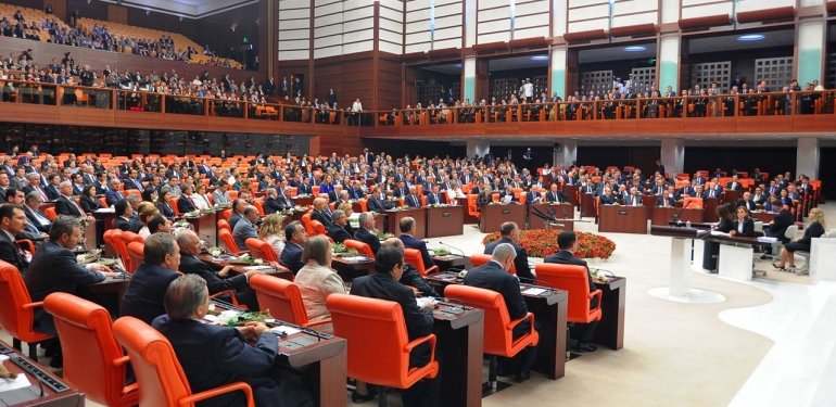 Meclis'te yeni grup sinyali! Teklif yok görüşme var
