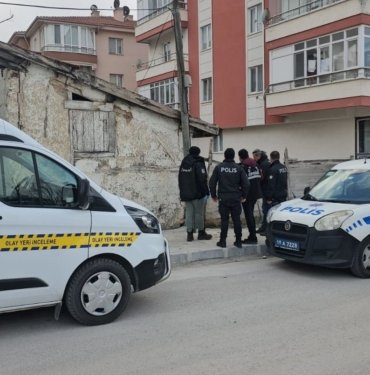 Kavga eden iki kardeşten biri bıçakla yaralandı