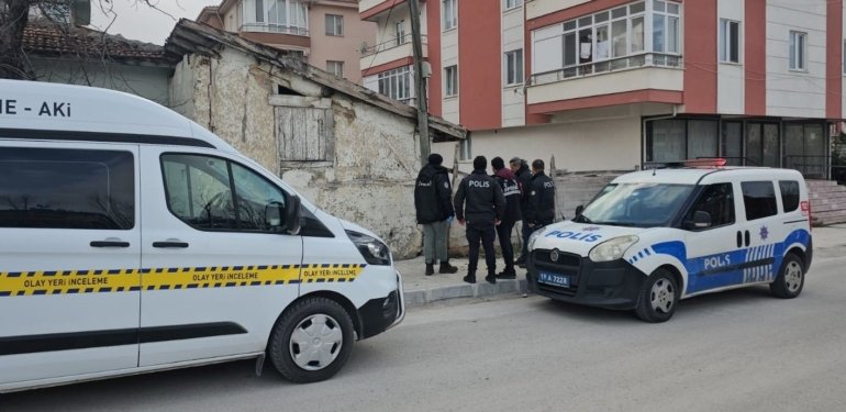 Kavga eden iki kardeşten biri bıçakla yaralandı