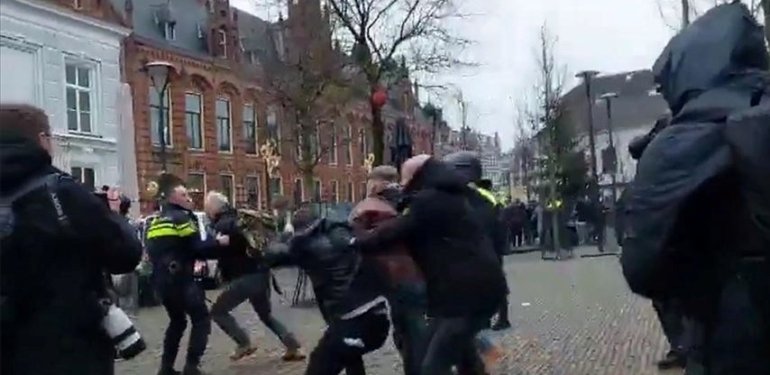 Hollanda’da Kur’an-ı Kerim’e saldırı
