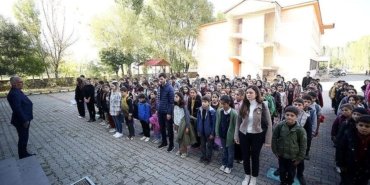 Milli Eğitim Bakanı Tekin duyurdu: Şehitler için tüm okullarda saygı duruşunda bulunulacak