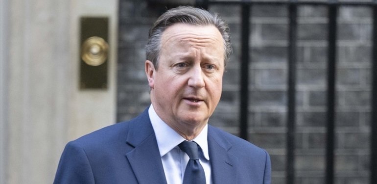 İngiltere Dışişleri Bakanı Cameron: Gemilere saldıranlara karşı harekete geçmekte haklıyız