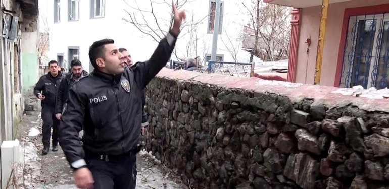 Çatıdaki hükümlüye operasyon