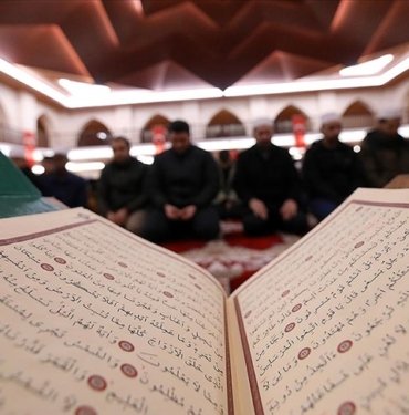 Şehitler için sabah namazında tüm camilerde dua edildi
