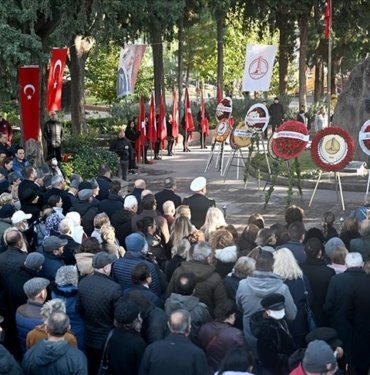 Zübeyde Hanım vefatının 101. yılında mezarı başında anıldı