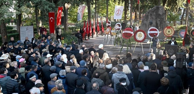 Zübeyde Hanım vefatının 101. yılında mezarı başında anıldı