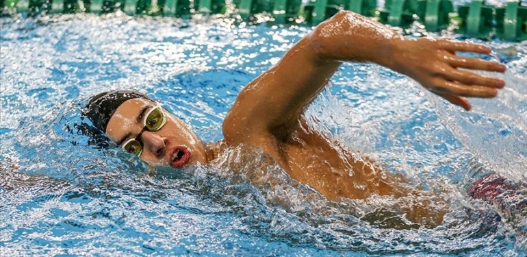 Kayserili rekortmen yüzücüler olimpiyat için kulaç atıyor