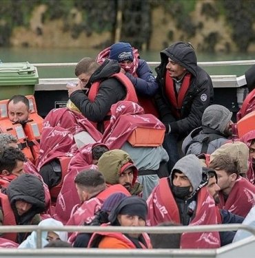 Manş Denizi üzerinden İngiltere’ye geçmeye çalışan 4 düzensiz göçmen hayatını kaybetti