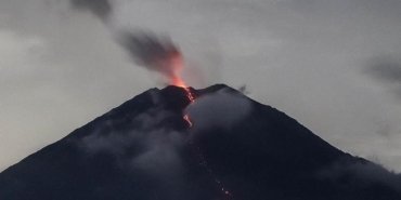 İzlanda’da yanardağ patlaması: Bölge sakinleri tahliye edildi