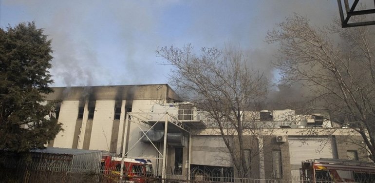 Başkentte elektronik yedek parça üretim fabrikasındaki yangın kontrol altına alındı