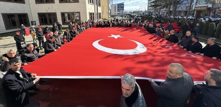 Bingöl’de şehit aileleri, gaziler ve vatandaşlardan teröre tepki