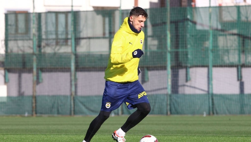 Fenerbahçe’de Rade Krunic ilk antrenmanına çıktı
