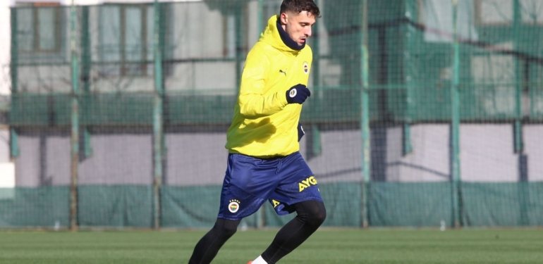 Fenerbahçe’de Rade Krunic ilk antrenmanına çıktı