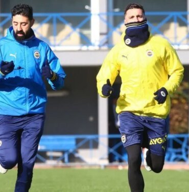 Fenerbahçe'de yeni transfer Rade Krunic antrenmanlara başladı