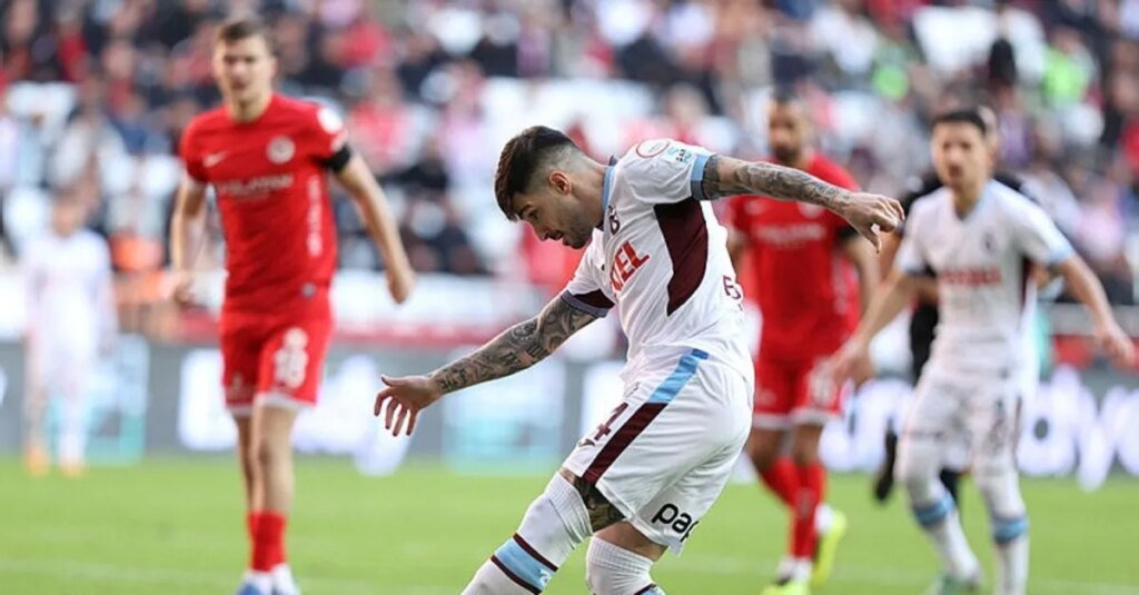 Son dakika: Trabzonspor, deplasmanda Antalyaspor’a takıldı! Sergen Yalçın ve Abdullah Avcı’nın mücadelesinde kazanan yok…