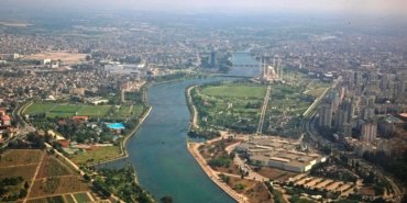 Adana’da müstakil evin damında çıkan yangın söndürüldü