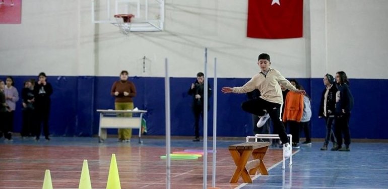 Okullarda karne öncesi “kış şenliği” etkinlikleri başladı