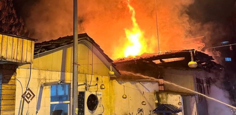 Kullanılmayan ev alevler içinde kaldı