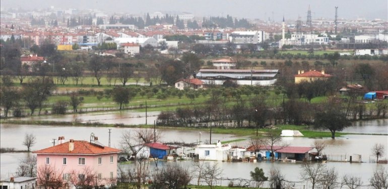 Muğla’da sağanak etkili oluyor