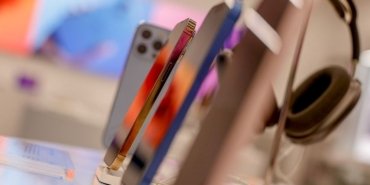 Apple küresel akıllı telefon satışlarında zirvede
