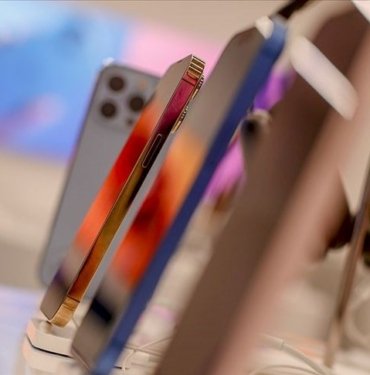 Apple küresel akıllı telefon satışlarında zirvede