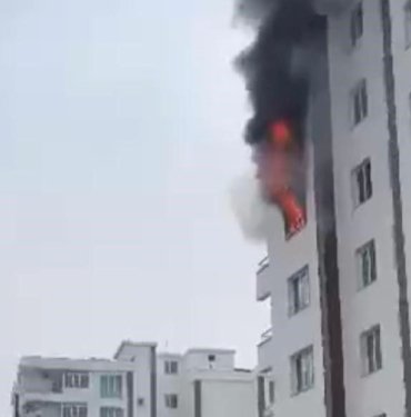 Diyarbakır’da 8 katlı binada yangın paniği