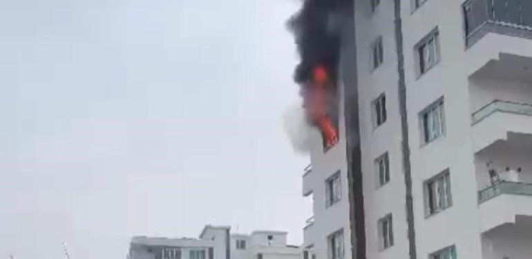 Diyarbakır’da 8 katlı binada yangın paniği