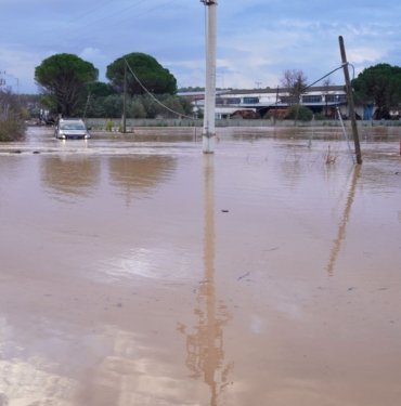 Ayvalık’ta şiddetli sağanak