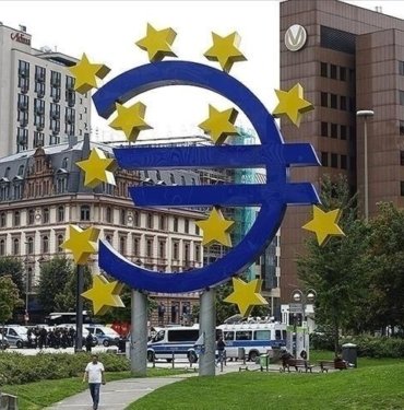 Euro Bölgesi’nde tüketicilerin enflasyon beklentisi geriledi