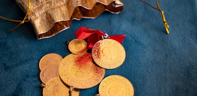 Çeyrek altın fiyatları bugün ne kadar oldu? 15 Ocak 2024 güncel altın kuru fiyatları
