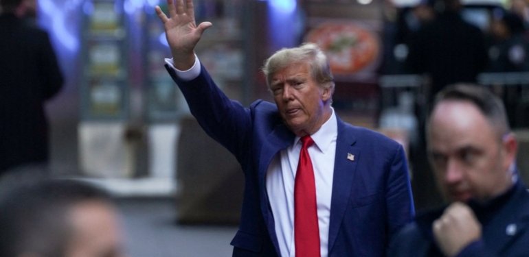 ABD’de başkanlık seçim yarışında Trump, Iowa’daki ön seçimleri kazandı