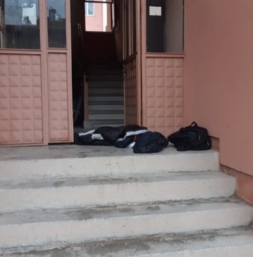 Tartıştığı kardeşini göğsünden bıçakladı