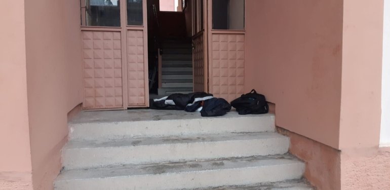 Tartıştığı kardeşini göğsünden bıçakladı