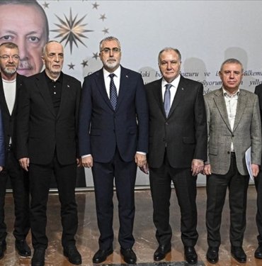 TÜRK-İŞ kamu işçisine ek zam talebini, Bakan Işıkhan’a iletti