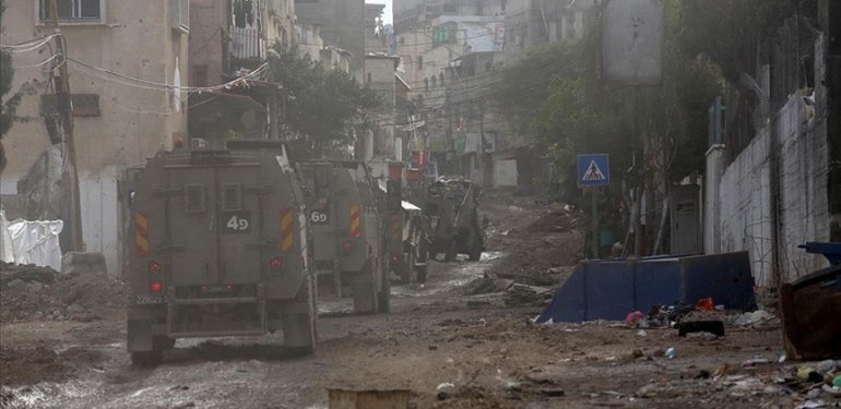 İsrail ordusu işgal altındaki Tulkerim’deki baskın ve saldırılarını genişletti