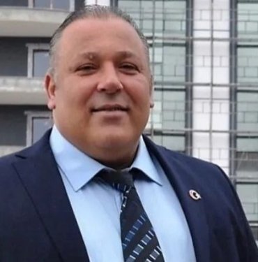 Sezer Ateş kimdir? MHP Uşak Belediye Başkan adayı Sezer Ateş kaç yaşında, hangi görevlerde bulundu?