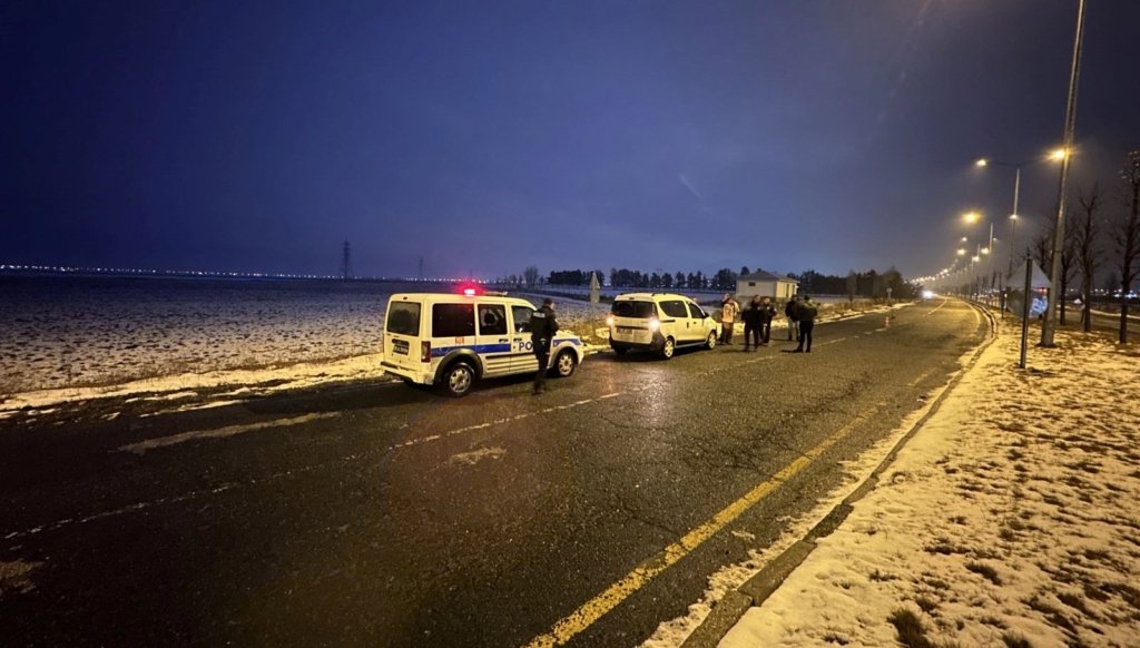Erzurum’da sevgilisiyle tartışan kadın hareket halindeki araçtan atladı
