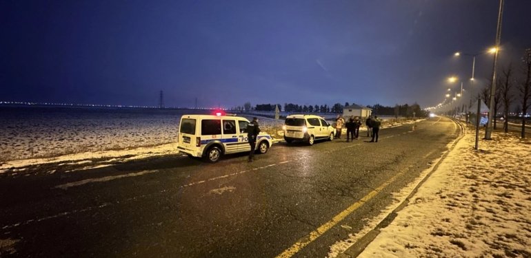 Erzurum’da sevgilisiyle tartışan kadın hareket halindeki araçtan atladı