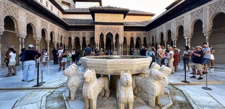 Avrupa’nın popüler destinasyonlarında turizm vergileri artırılıyor