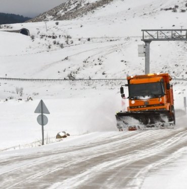 Erzurum ile Tunceli’de kar ve tipi engeli