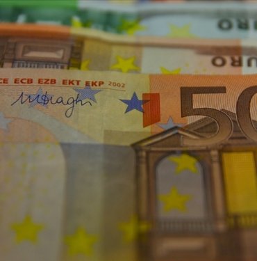 Kosova’da 1 Şubat’tan itibaren nakit ödeme işlemlerinde sadece avro kullanılacak