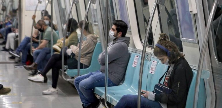 Yoğun bakım alarmı | Uzmanlar uyarıyor: Toplu taşımada ve hastanelerde maske zorunlu olmalı