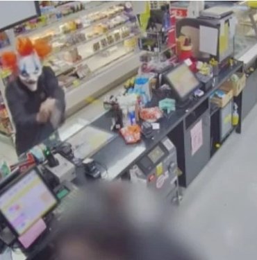 Avustralya’da film sahnesi gibi soygun: Palyaço maskesiyle hırsızlık yaptı